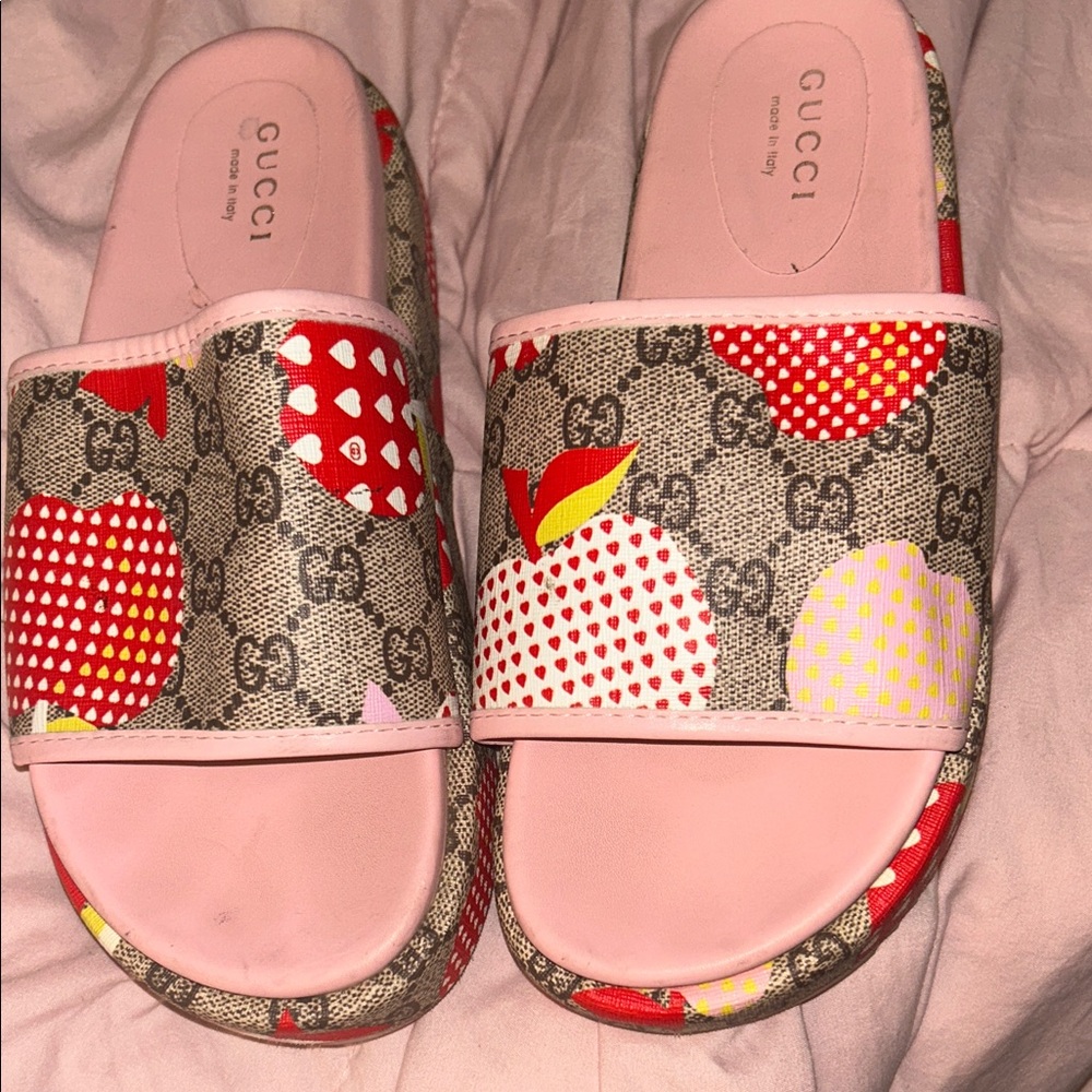 G Print Slide Sandals